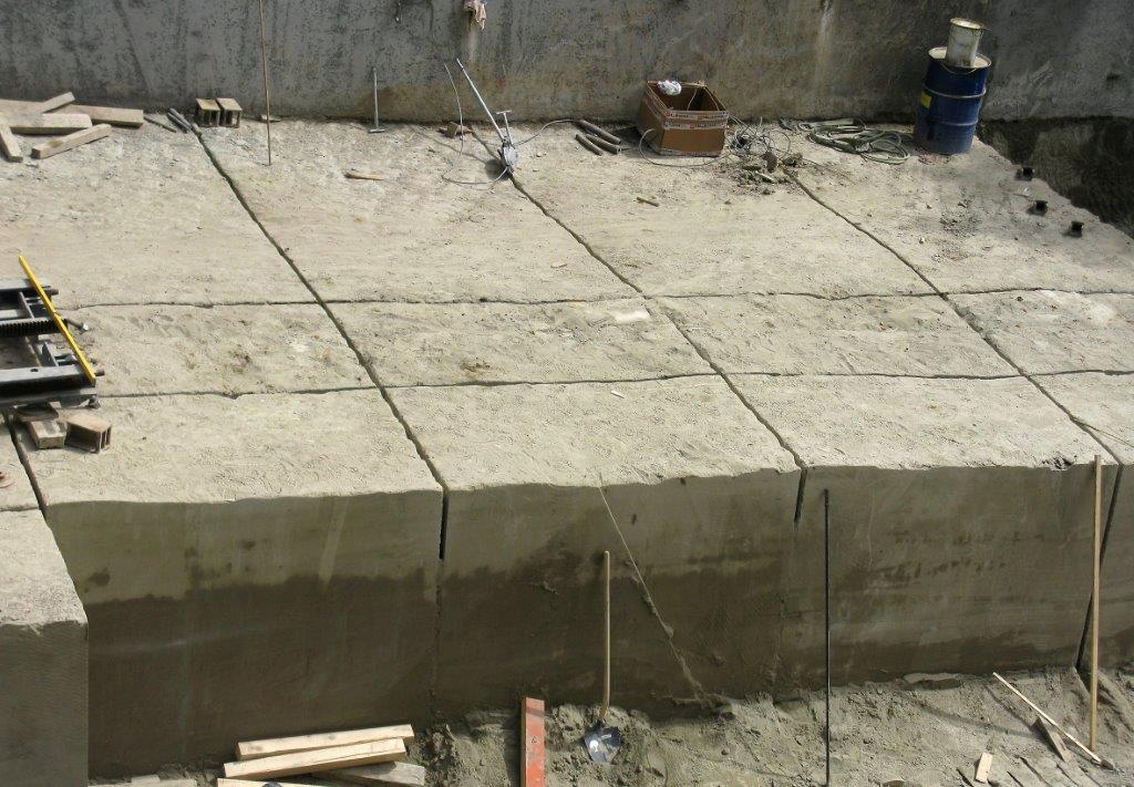 Découpe à la haveuse de blocs de molasse du lac